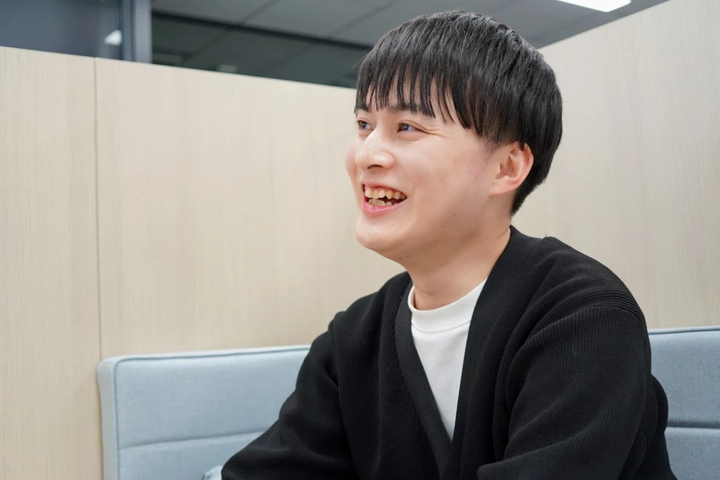 笑顔で話す北原秀人さん